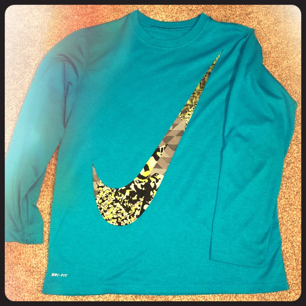 Nike Dri-fit long sleeve shirt